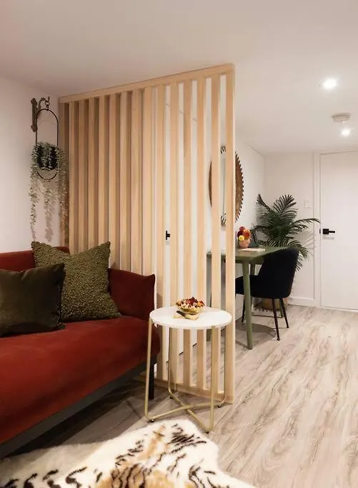 Apartamento Professionally Designed 1-Bedroom In Prime Toronto